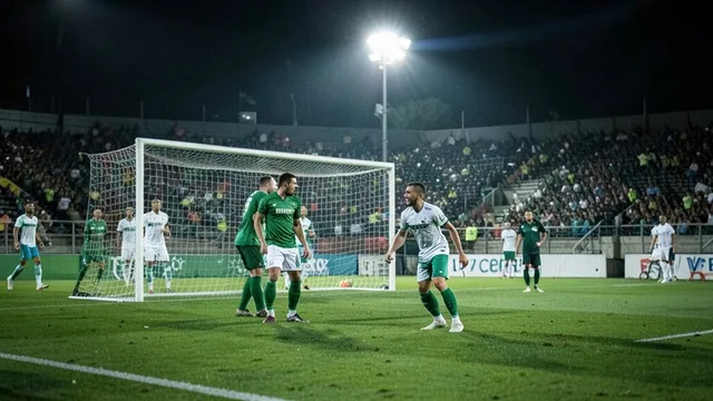 Imagem gerada por IA: Goleiro e atacante disputam a bola perto da área durante uma partida de futebol.