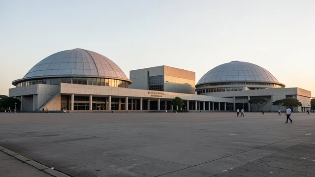 Edifícios do Congresso Nacional em Brasília ao entardecer.