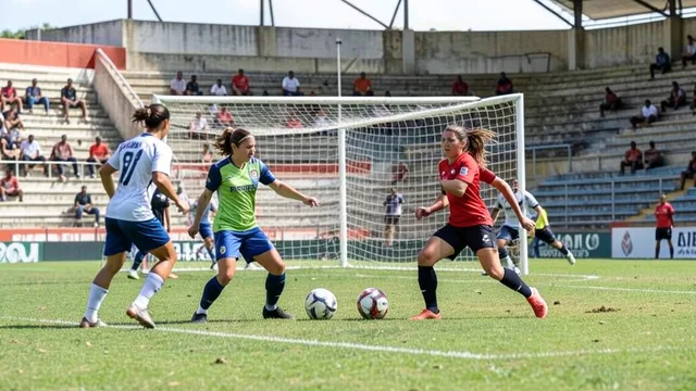 Imagem gerada por IA: Jogadoras disputam a bola em uma partida de futebol feminino no gramado.